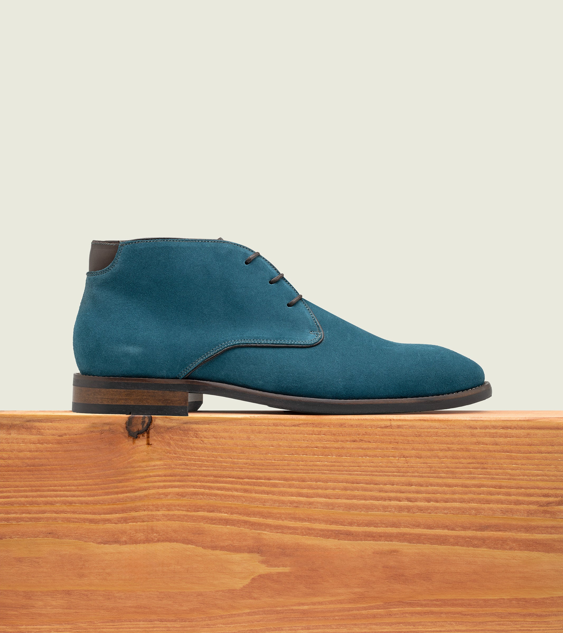 Russell Chukka Boot 9.5 / Deserto Suede-Water Repellent Russell Chukka Boot 9.5 / Deserto Suede-Water Repellent