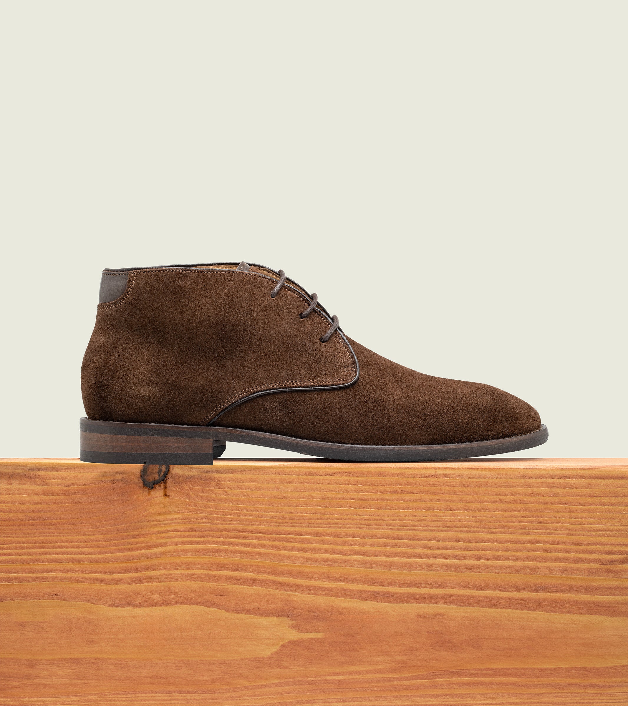 Russell Chukka Boot 9.5 / Deserto Suede-Water Repellent Russell Chukka Boot 9.5 / Deserto Suede-Water Repellent