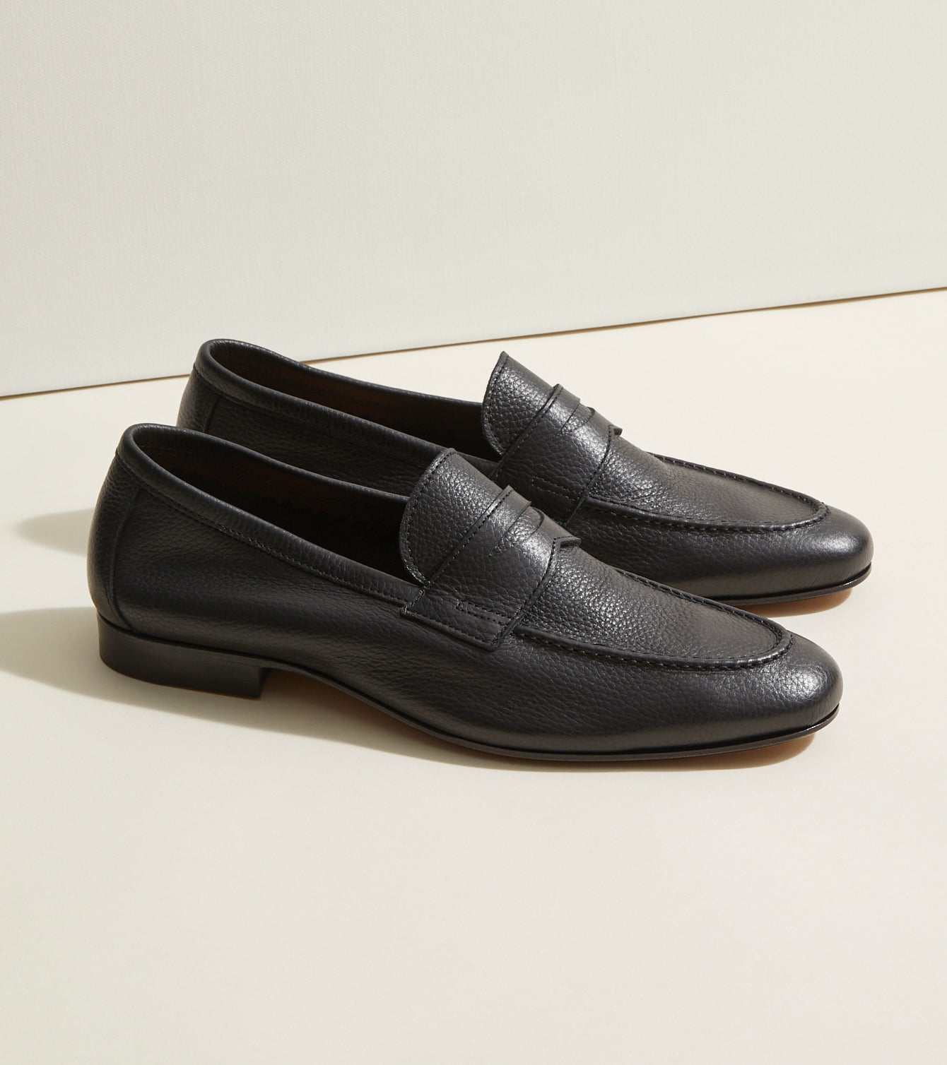 black-pebble-grain