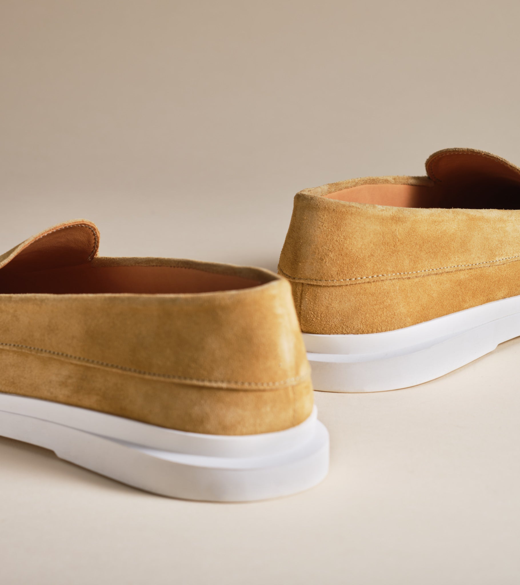 trench-suede