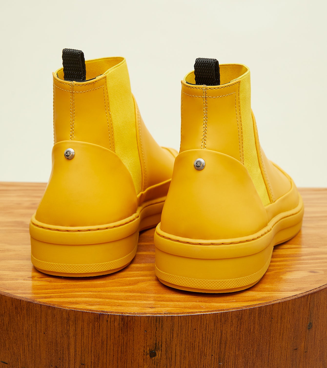 canary-yellow-gum-leather